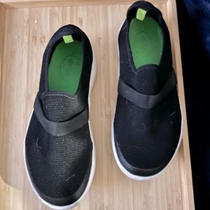 Oofos size 7 Slip-On